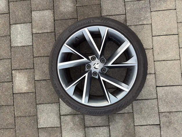 SKODA Superb Combi 2.0 TSI SportLine+ DSG 4x4