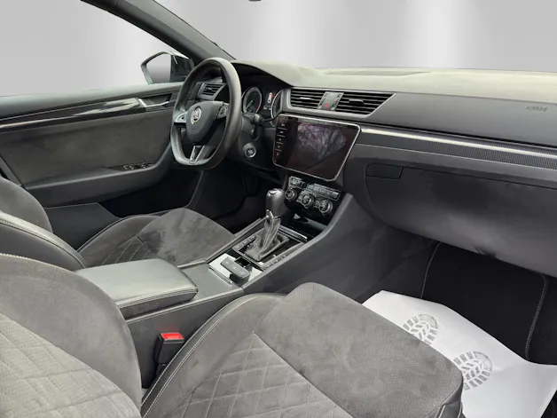 SKODA Superb Combi 2.0 TSI SportLine+ DSG 4x4