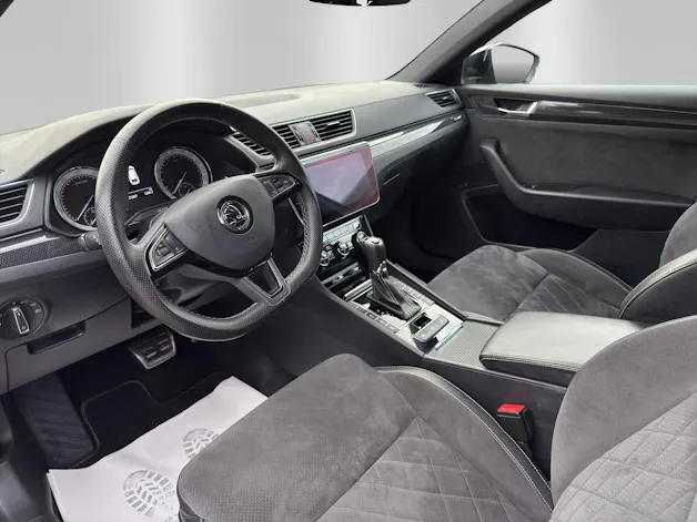 SKODA Superb Combi 2.0 TSI SportLine+ DSG 4x4