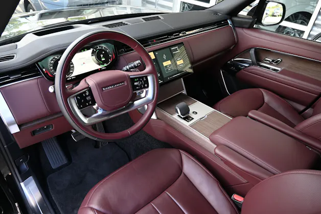 Land Rover Range Rover 3.0 V6 P460 Si6 PHEV HSE Automatic + AHK 3500kg + Werksgarantie 09.2030 + Voll-Ausstattung