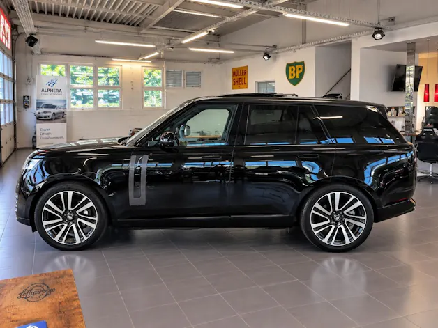 Land Rover Range Rover 3.0 V6 P460 Si6 PHEV HSE Automatic + AHK 3500kg + Werksgarantie 09.2030 + Voll-Ausstattung