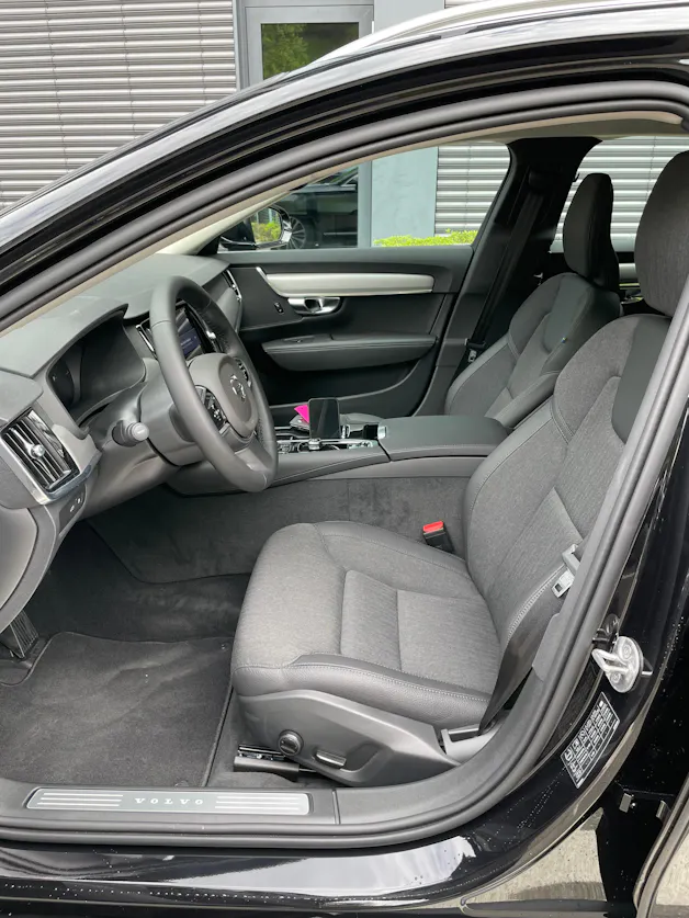 VOLVO V90 T6 eAWD Plug in Hybrid Core Geartronic mit AHK