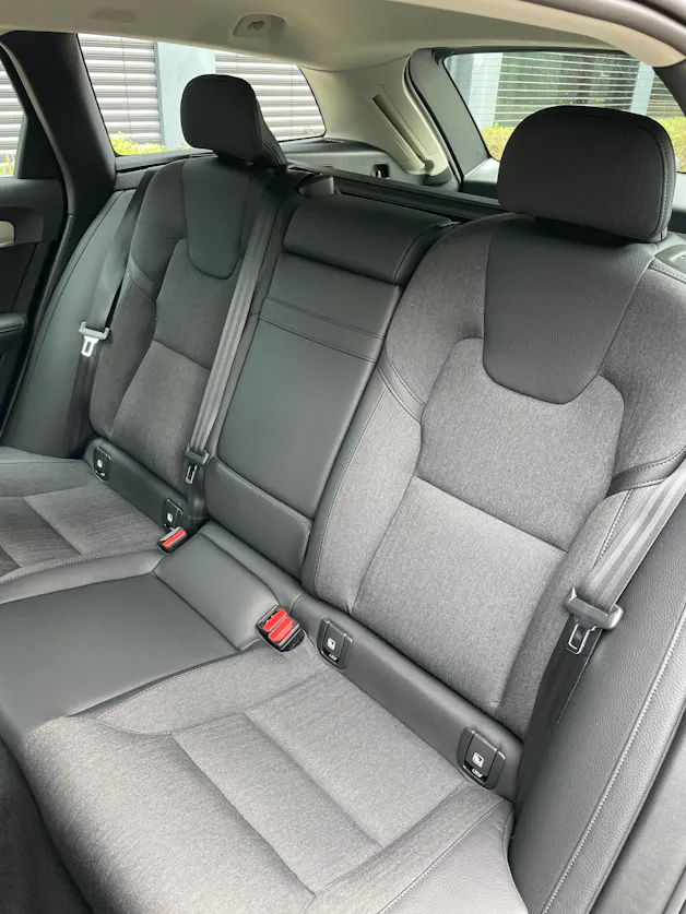 VOLVO V90 T6 eAWD Plug in Hybrid Core Geartronic mit AHK