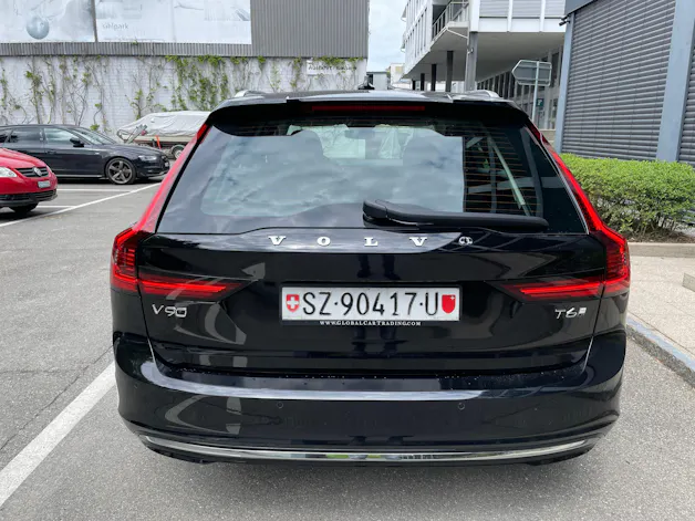 VOLVO V90 T6 eAWD Plug in Hybrid Core Geartronic mit AHK
