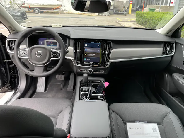 VOLVO V90 T6 eAWD Plug in Hybrid Core Geartronic mit AHK