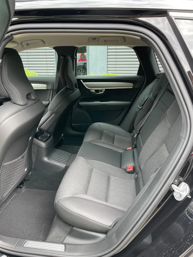 VOLVO V90 T6 eAWD Plug in Hybrid Core Geartronic mit AHK