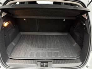 https://vehicle.imgix.net/4521356/c89f80a5-499e-4ce0-a61e-4782df697c2b.jpg