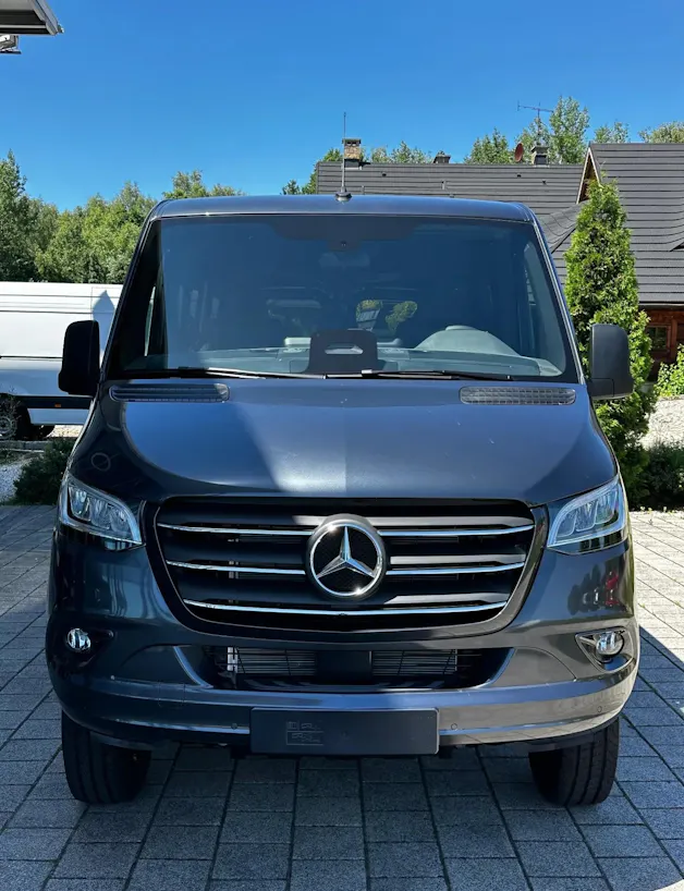 MERCEDES-BENZ Sprinter 319 CDI Standard 9G-TRONIC 4x4 9 Sitzer