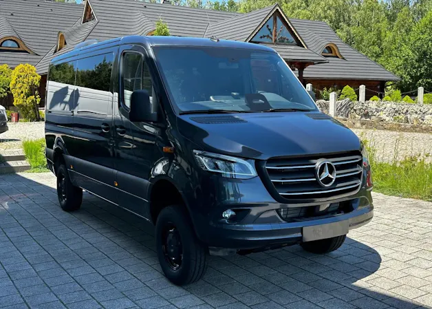 MERCEDES-BENZ Sprinter 319 CDI Standard 9G-TRONIC 4x4 9 Sitzer