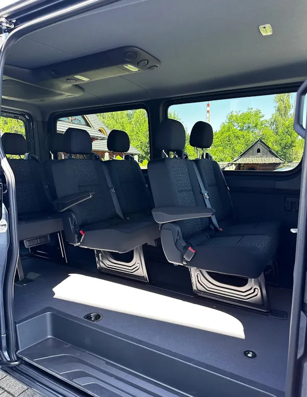 MERCEDES-BENZ Sprinter 319 CDI Standard 9G-TRONIC 4x4 9 Sitzer
