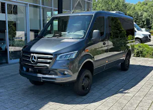 MERCEDES-BENZ Sprinter 319 CDI Standard 9G-TRONIC 4x4 9 Sitzer