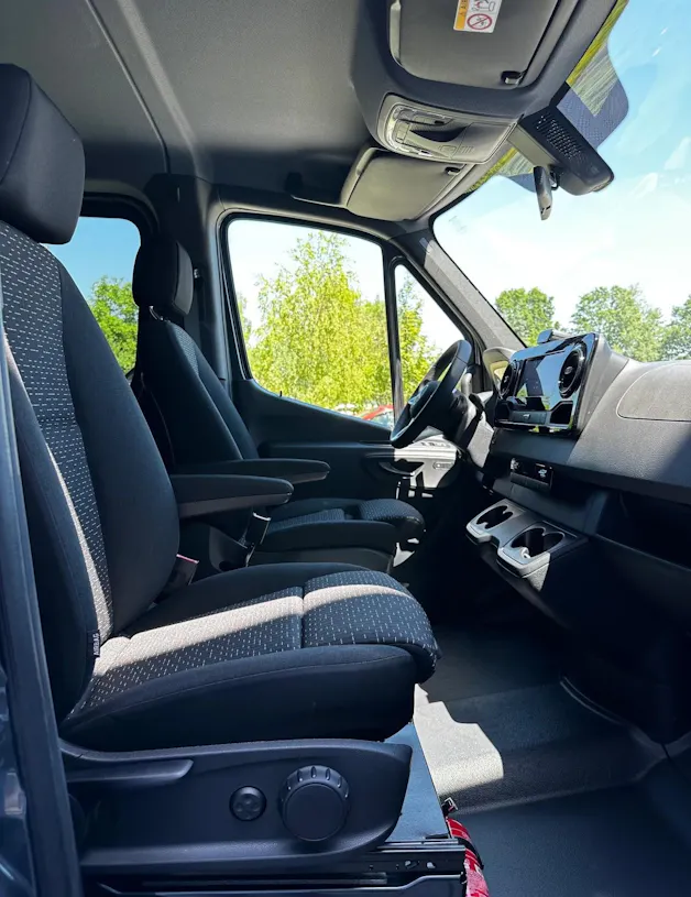 MERCEDES-BENZ Sprinter 319 CDI Standard 9G-TRONIC 4x4 9 Sitzer