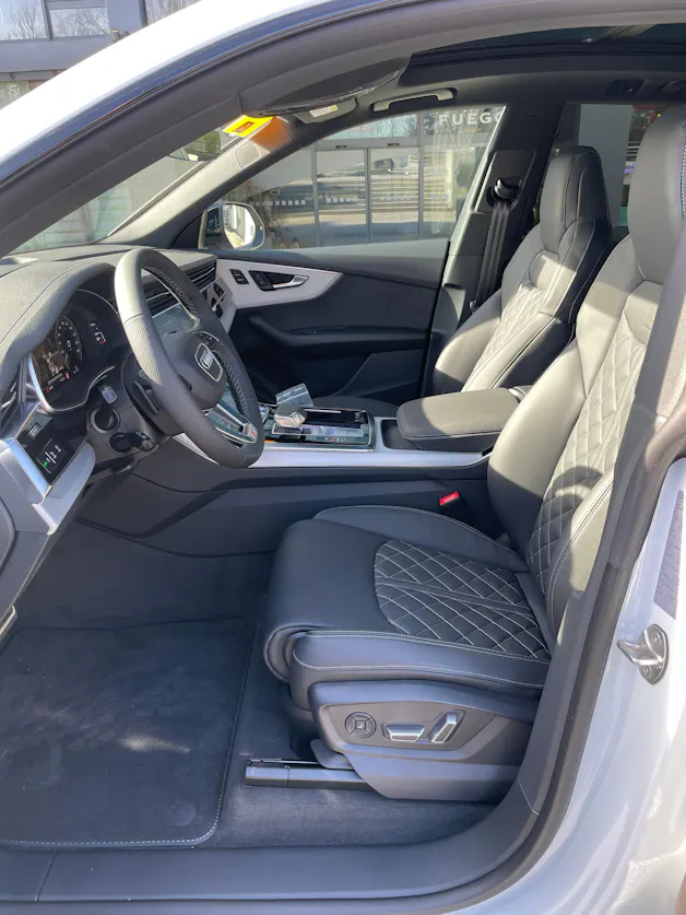 AUDI Q8 60 TFSI e quattro PHEV tiptronic