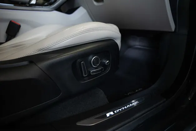Land Rover Range Rover Velar R-Dynamic P 400 HSE Automatic