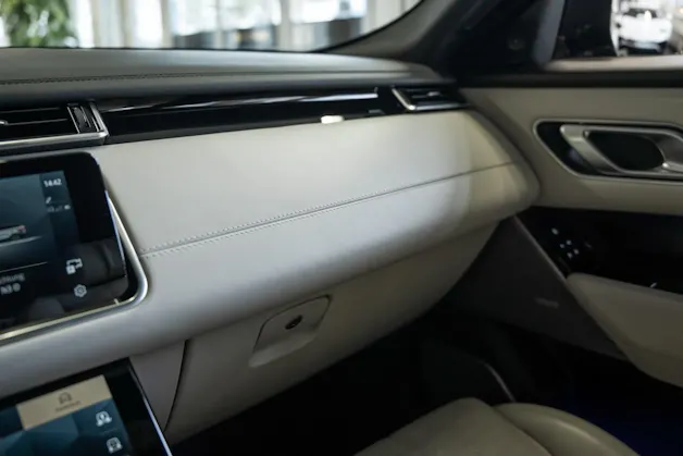 Land Rover Range Rover Velar R-Dynamic P 400 HSE Automatic