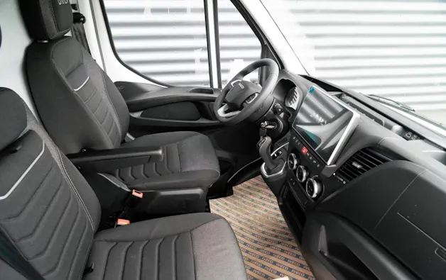 IVECO 35 S 18H A8 L4H2 Kasten