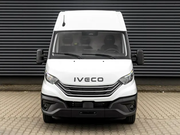 IVECO 35 S 18H A8 L4H2 Kasten