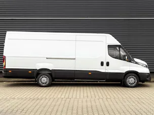IVECO 35 S 18H A8 L4H2 Kasten
