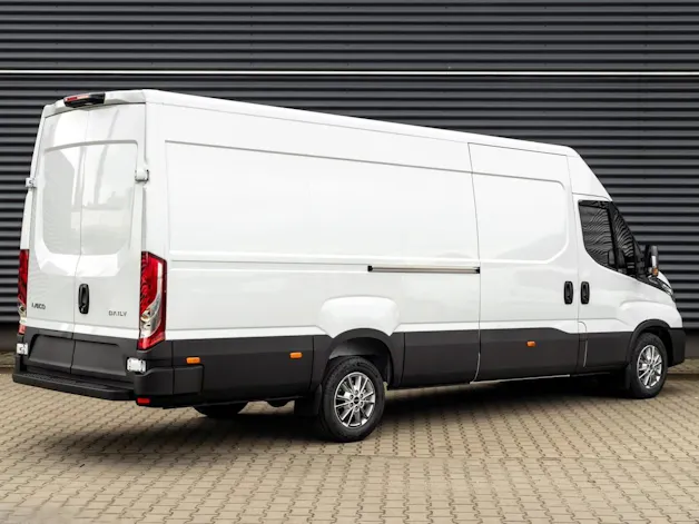 IVECO 35 S 18H A8 L4H2 Kasten