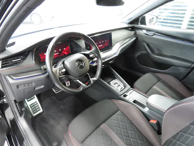 SKODA Octavia Combi 2.0 TSI DSG RS (Automat, Standheizung)