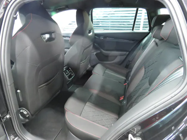 SKODA Octavia Combi 2.0 TSI DSG RS (Automat, Standheizung)