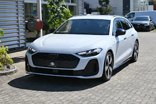 AUDI A5 Avant 40 TFSI S Line Plus S tronic 204PS + Werksgarantie 05.2027