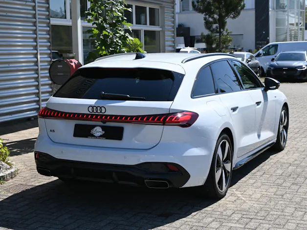 AUDI A5 Avant 40 TFSI S Line Plus S tronic 204PS + Werksgarantie 05.2027