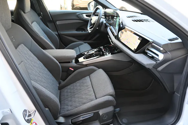 AUDI A5 Avant 40 TFSI S Line Plus S tronic 204PS + Werksgarantie 05.2027