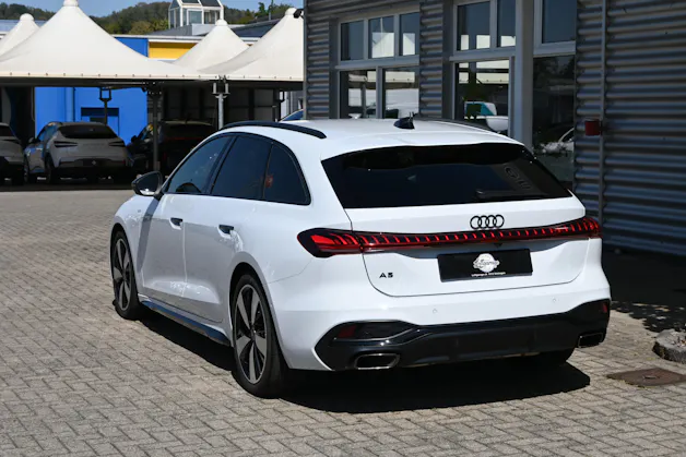 AUDI A5 Avant 40 TFSI S Line Plus S tronic 204PS + Werksgarantie 05.2027