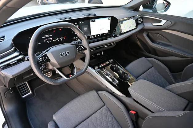 AUDI A5 Avant 40 TFSI S Line Plus S tronic 204PS + Werksgarantie 05.2027