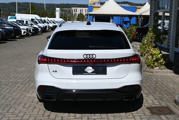 AUDI A5 Avant 40 TFSI S Line Plus S tronic 204PS + Werksgarantie 05.2027