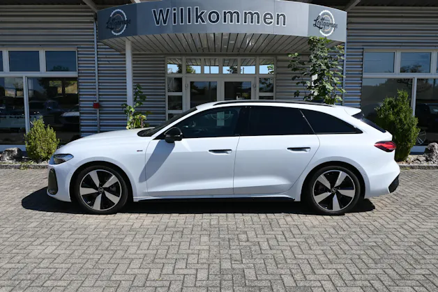 AUDI A5 Avant 40 TFSI S Line Plus S tronic 204PS + Werksgarantie 05.2027