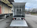 IVECO 35 S 18H A8 HIi-Matic 8-Gang Durchlader mit 2x Hebebühnen und Anhänger