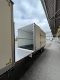 IVECO 35 S 18H A8 HIi-Matic 8-Gang Durchlader mit 2x Hebebühnen und Anhänger
