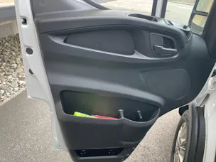 IVECO 35 S 18H A8 HIi-Matic 8-Gang Durchlader mit 2x Hebebühnen und Anhänger