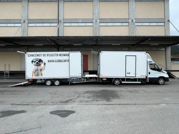 IVECO 35 S 18H A8 HIi-Matic 8-Gang Durchlader mit 2x Hebebühnen und Anhänger