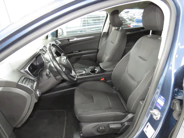 FORD Mondeo 2.0 HEV Titanium eCVT (Automat)