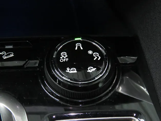 PEUGEOT 5008 1.6 BlueHDi Allure ETA (7-Plätzer, Automat)