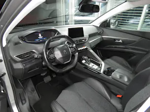 PEUGEOT 5008 1.6 BlueHDi Allure ETA (7-Plätzer, Automat)