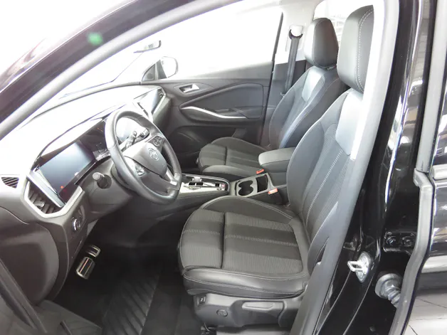 OPEL Grandland 1.2i TP Blitz Automat