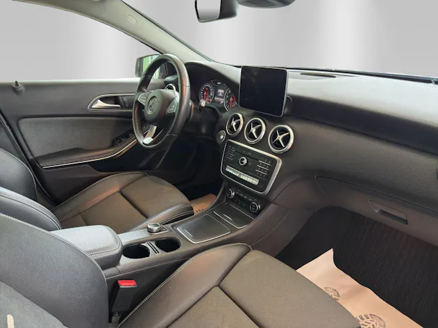 MERCEDES-BENZ A 200 Style 7G-DCT