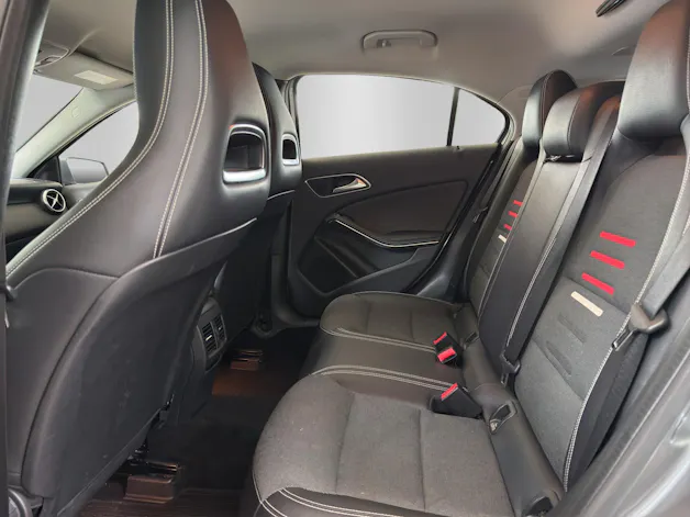 MERCEDES-BENZ A 200 Style 7G-DCT