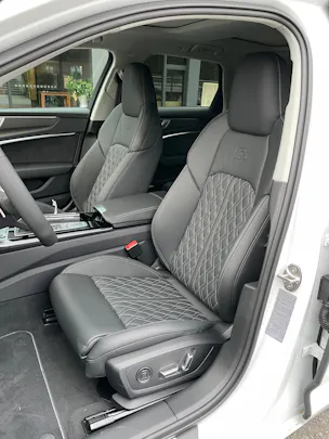 AUDI A6 Avant 55 TFSIe Sport quattro S-tronic