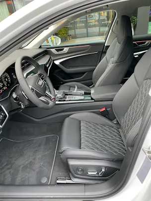 AUDI A6 Avant 55 TFSIe Sport quattro S-tronic
