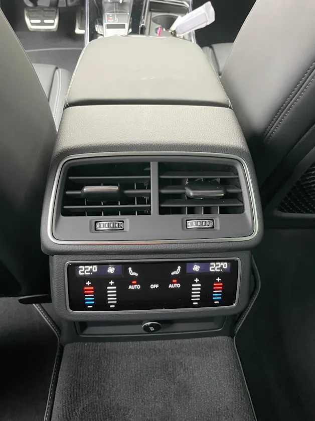 AUDI A6 Avant 55 TFSIe Sport quattro S-tronic