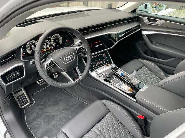 AUDI A6 Avant 55 TFSIe Sport quattro S-tronic