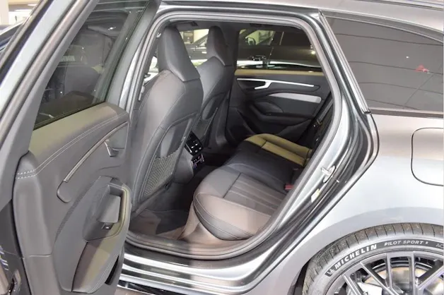AUDI A6 Avant e-hybrid quattro 220 kW S tronic