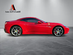 FERRARI California 4.3 V8 | CH-FAHRZEUG | NUR 24'850 KM | 460 PS | V8 | CABRIOLET
