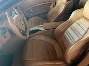 FERRARI California 4.3 V8 | CH-FAHRZEUG | NUR 24'850 KM | 460 PS | V8 | CABRIOLET