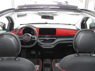 FIAT 500 C electric 87 kW Swiss Edition (Automat) (RW 298 km)